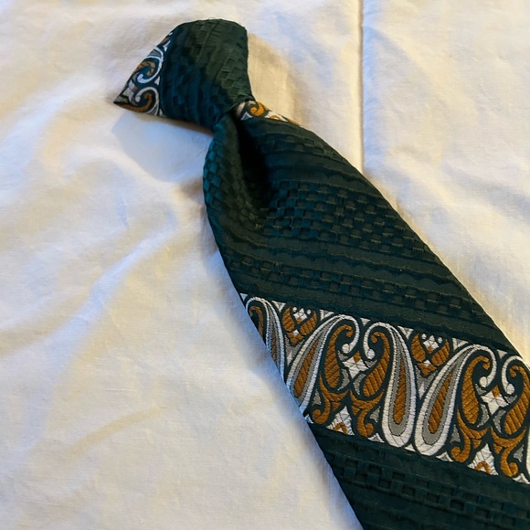 WEMBLEY VTG 70s Clip-on Elegant Green and Brown Paisley Tie - Picture 3 of 6